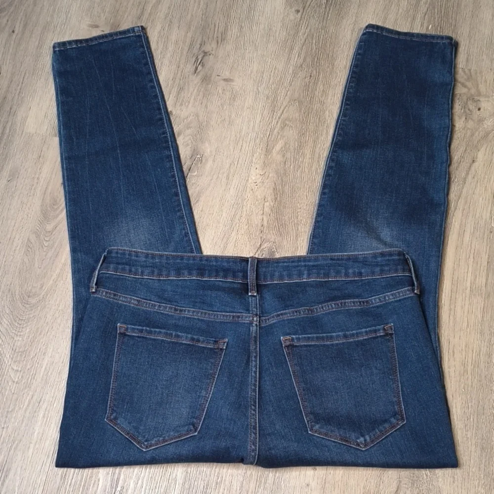 Mid Rise Pop Icon Skinny w/ 27.5” inseam Jeans Old Navy Size 14 sac958 - Picture 2 of 7